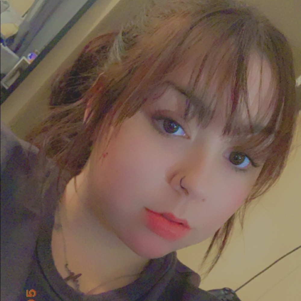 Meet your Posher, Emilee